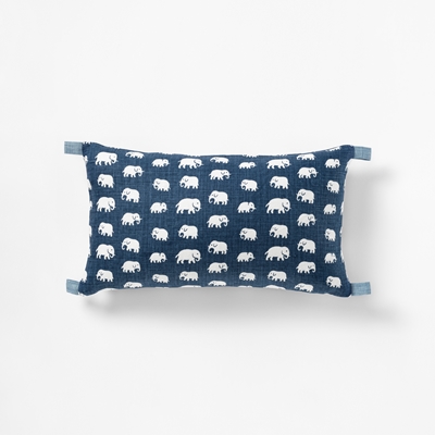 Cushion With Flap - Svenskt Tenn Online - 30x50 cm, Linen, Elefant, Storm Blue, Estrid Ericson/Svenskt Tenn