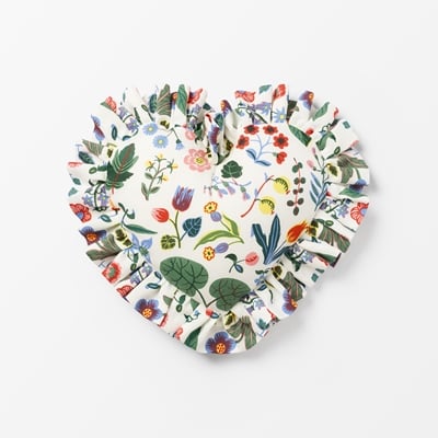 Cushion Heart With Frill - Svenskt Tenn Online - Mille Fleurs, Multi, Josef Frank/Svenskt Tenn